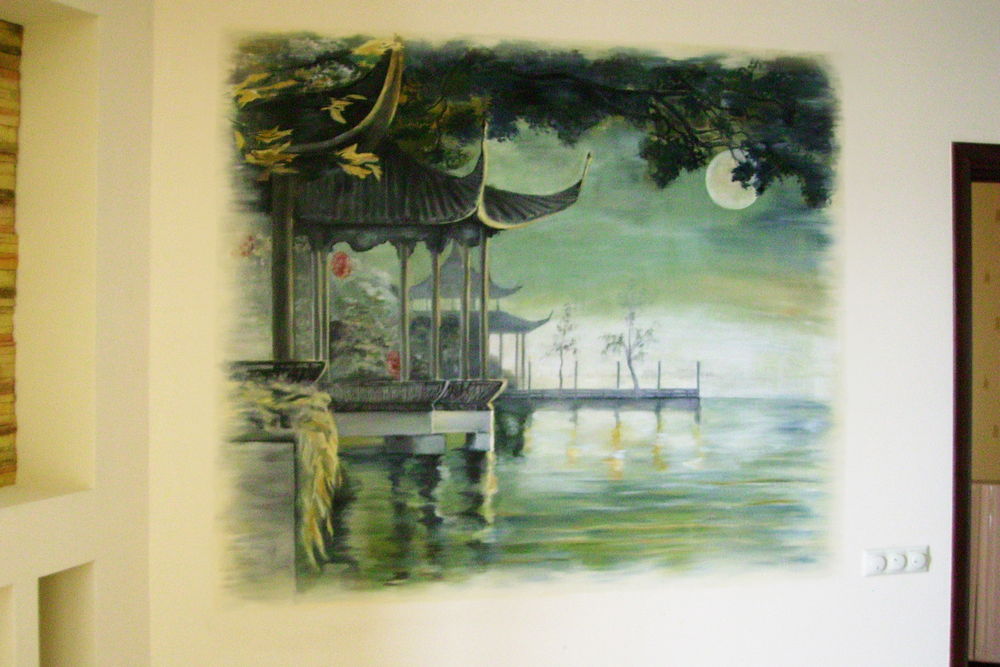 Роспись стены в квартире «Пагода на воде»
